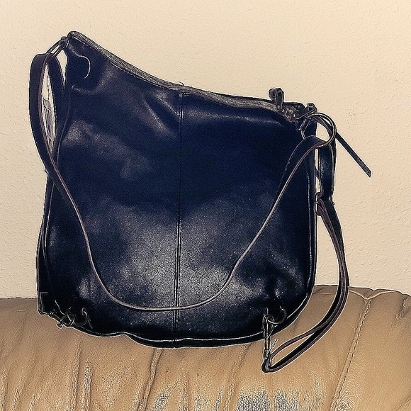 Faux Leather Large Shoulder Bag/backpack and Crossbody Bag - Picture 4 of 4
